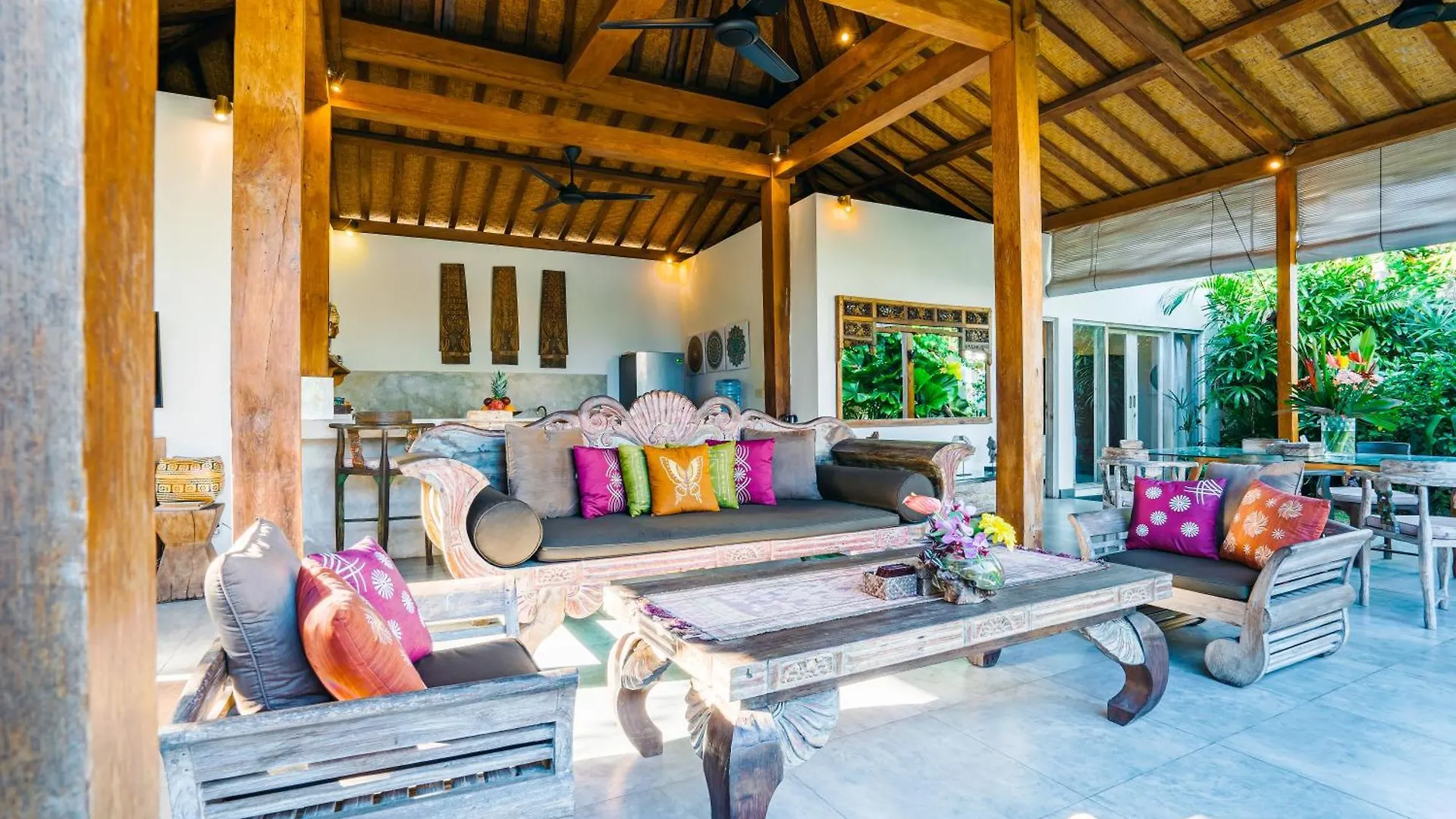 Villa Niri - Beautiful 4Br Teak Joglo Villa In Oberoi Seminyak, A Tranquil Retreat