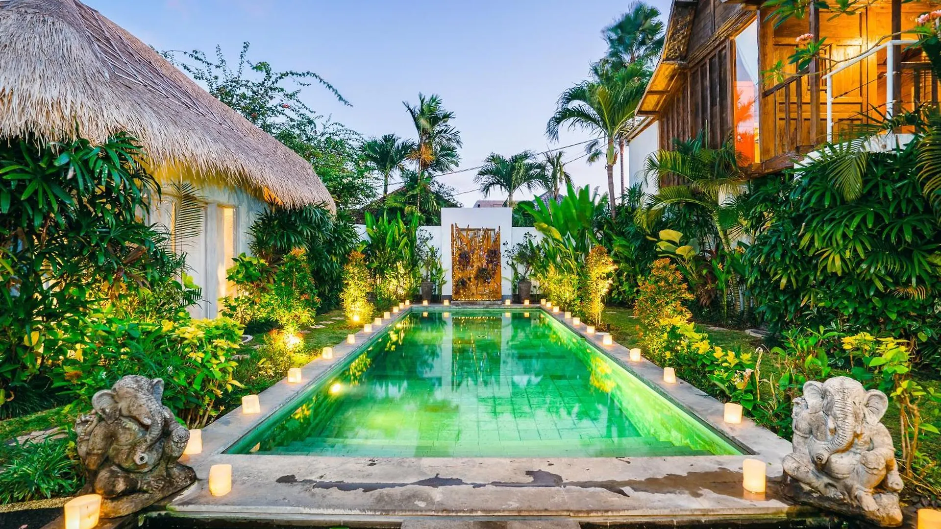 Villa Niri - Beautiful 4Br Teak Joglo Villa In Oberoi Seminyak, A Tranquil Retreat