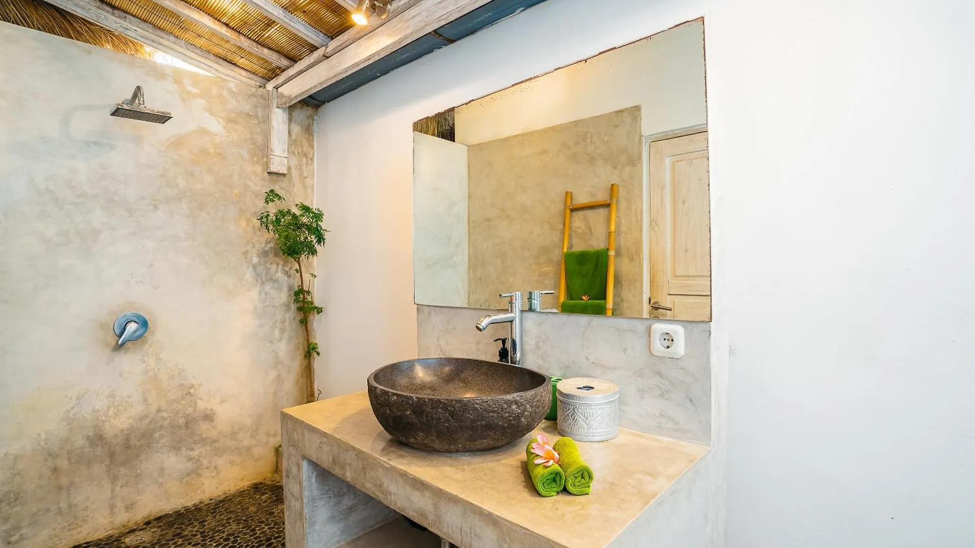Villa Niri - Beautiful 4Br Teak Joglo Villa In Oberoi Seminyak, A Tranquil Retreat Indonesia
