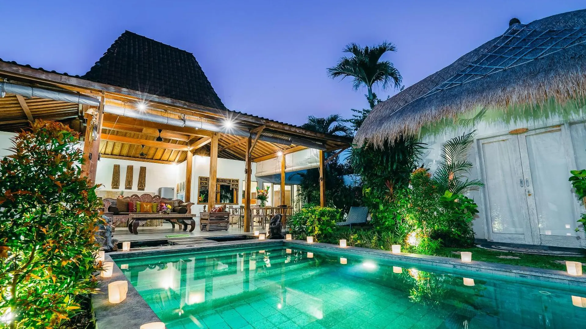 Villa Niri - Beautiful 4Br Teak Joglo Villa In Oberoi Seminyak, A Tranquil Retreat