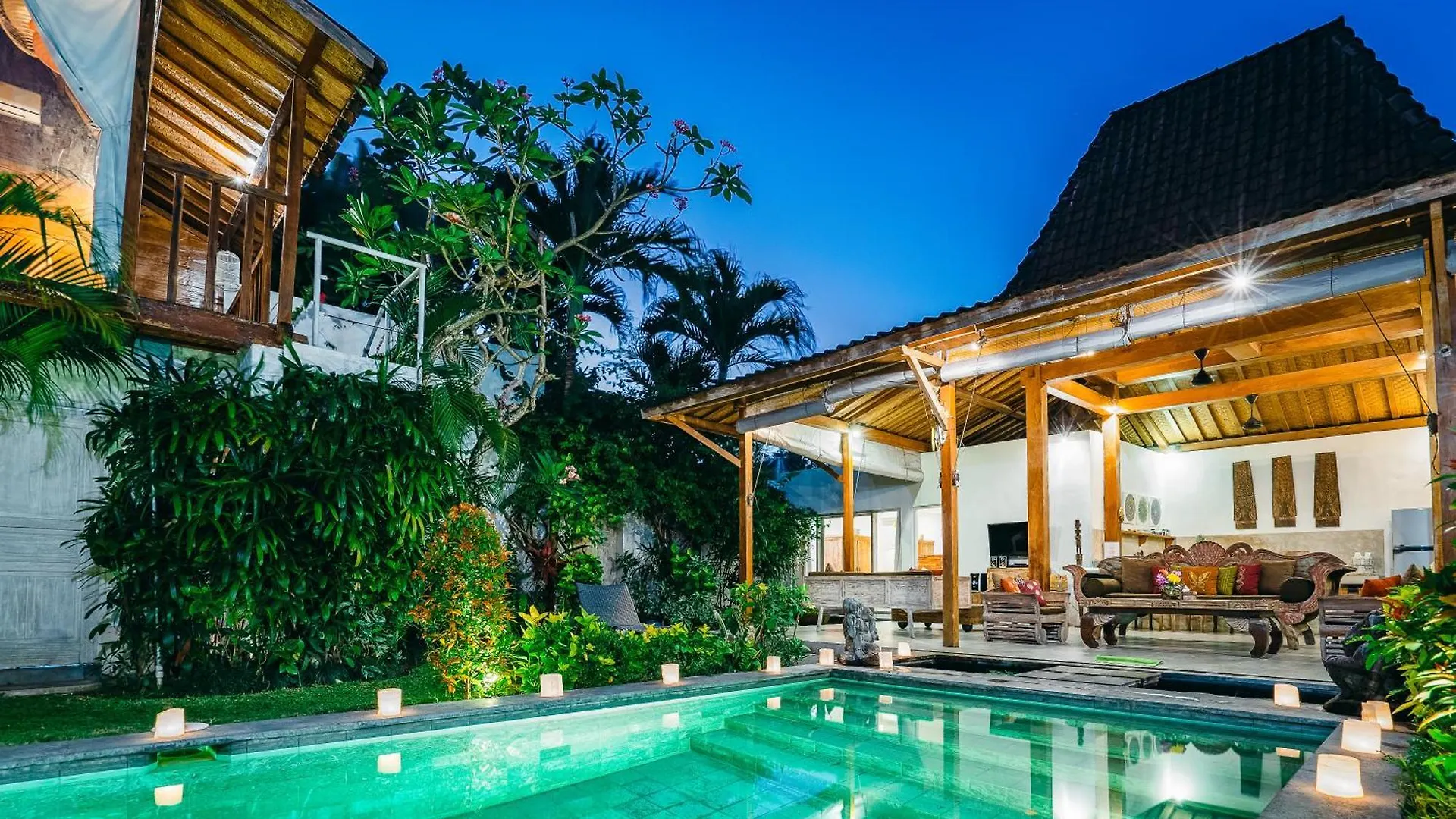 Villa Niri - Beautiful 4Br Teak Joglo Villa In Oberoi Seminyak, A Tranquil Retreat